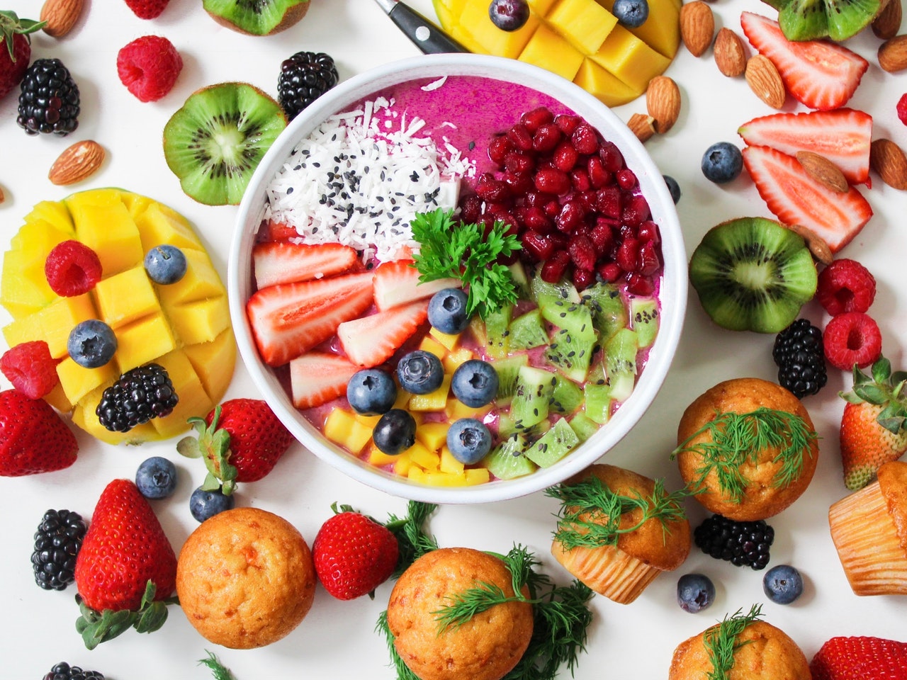 Desk Snacks That Won’t Destroy Your Diet