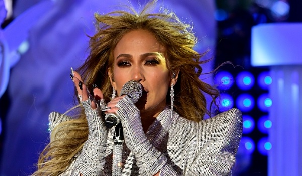 Jennifer Lopez Epic Times Square Performance At Dick Clark’s New Year's Rockin’ Eve and Wash Away 2020!