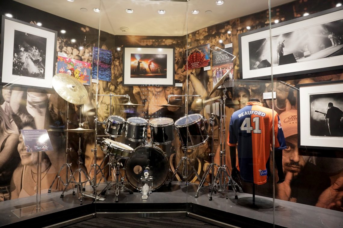 Carter Beauford's 1990s-played drum kit