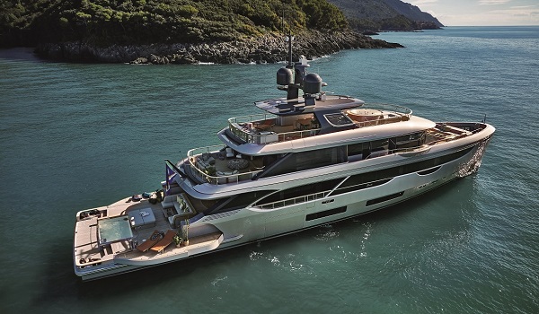 AMERICAN DEBUTS FOR THE MOTOPANFILO 37M AND OASIS 40M, ON THE CATWALK WITH 47-METER CUSTOM STEEL YACHT M/Y BACCHANAL