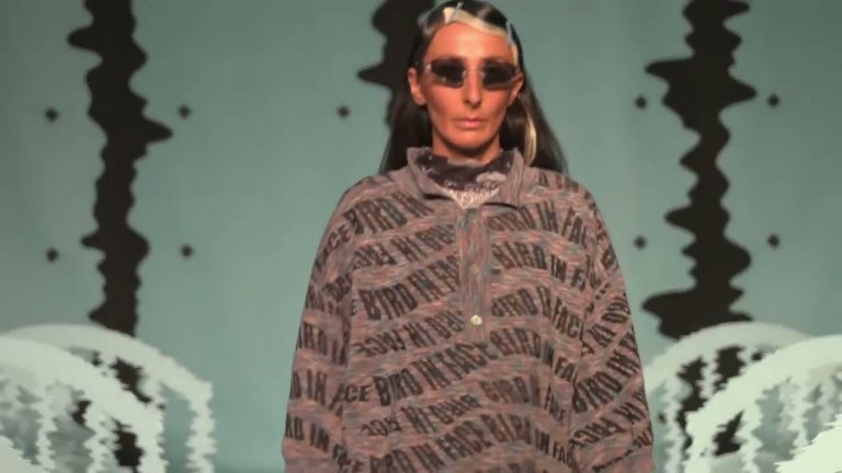 HENRIK VIBSKOV SS23 LIVE SHOW 'BIRD IN FACE'