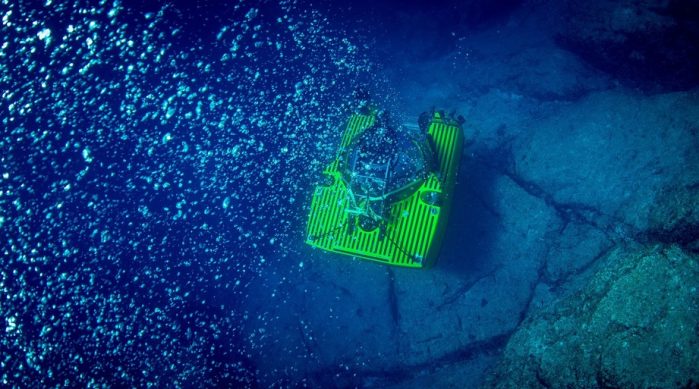Triton diving ©Triton Submarines