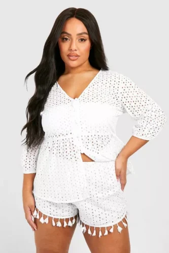 Plus Eyelet Tassel Hem Shorts