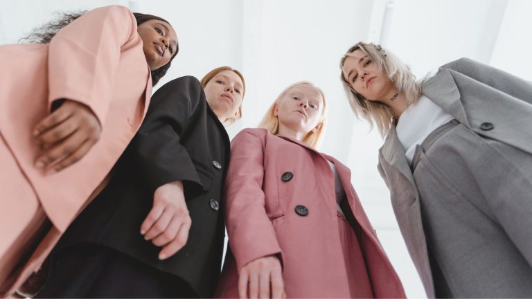 Unsere Top Picks Frauen Blazer für diesen Winter 2024