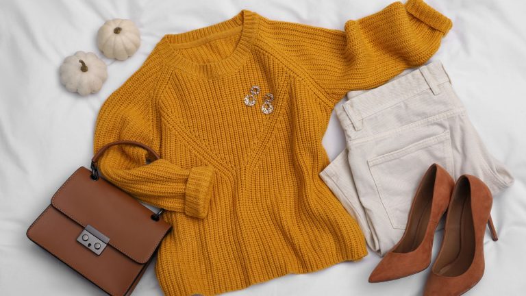 Cute Fall Maternity Outfit Ideas For This Fall 2024