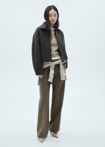 Cropped jacket with pockets