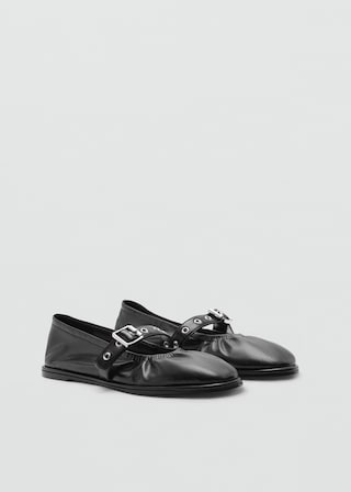 Round-toe ballerina shoes with buckle