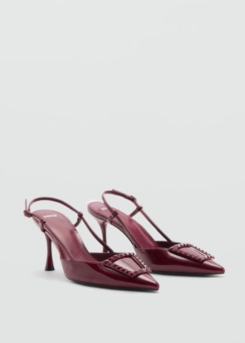 Patent leather slingback-heeled shoes