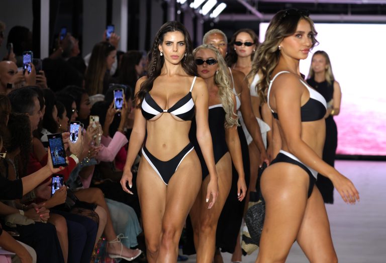 Kühnes Debüt von Axil Swimwear auf der NYFW Frühjahr/Sommer 2025