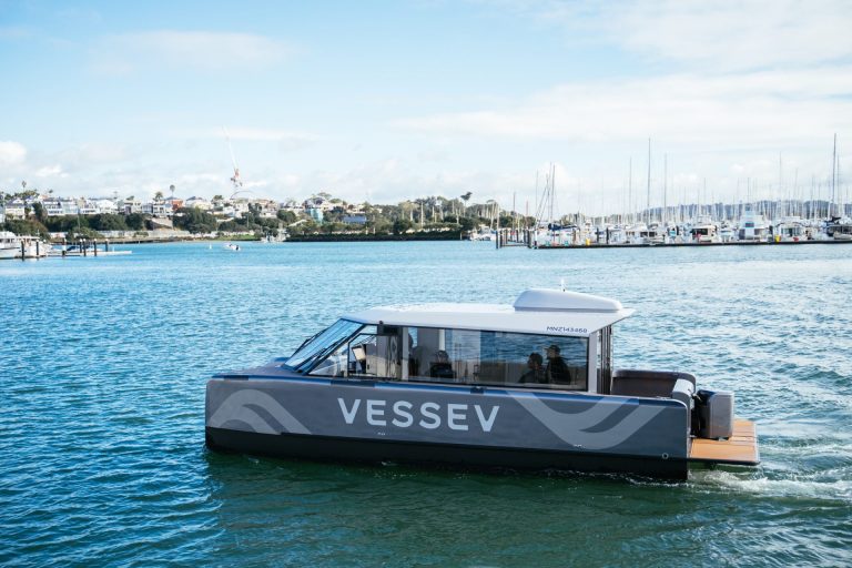 Vessev's VS–9 on Auckland Harbour
