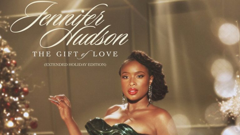 La edición extendida navideña de Jennifer Hudson del álbum nominado al Grammy® "The Gift Of Love" ya está disponible. (1)