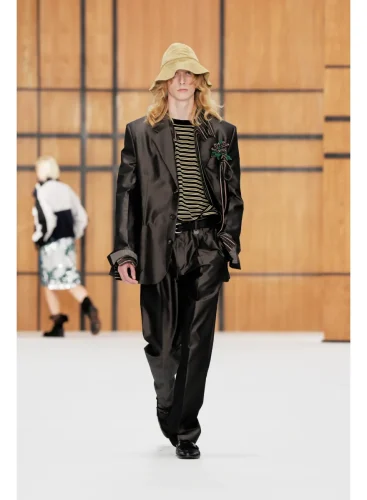 Burberry Summer 2027: Daniel Lee Loosens the House Codes