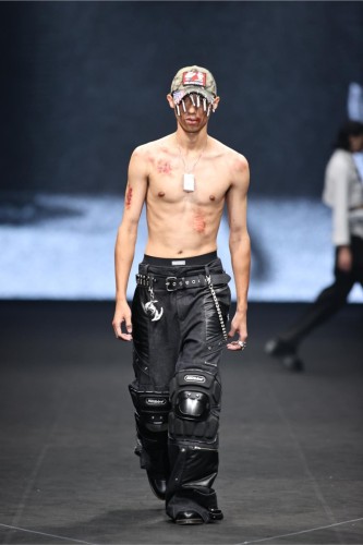 CHOW-des-HOMME-11