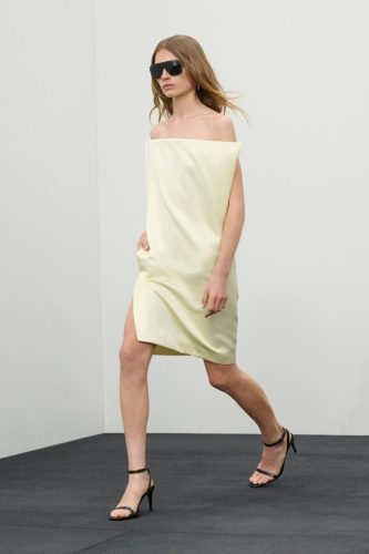 Courrèges 2026秋冬系列：Nicolas Di Felice 描绘一位女性在运动中的24小时