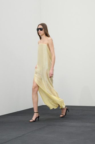 Courrèges 2026秋冬系列：Nicolas Di Felice 描绘一位女性在运动中的24小时