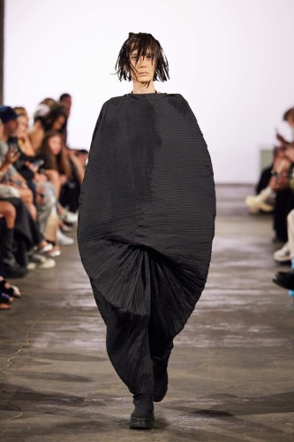 DZHUS SS24 Look2 by Finnegan Koichi Godenschweger for BFW