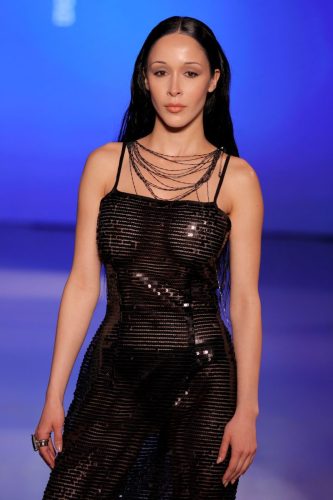 뉴욕 패션위크 SS26에서 데뷔한 이집트 블루