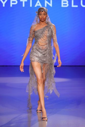 뉴욕 패션위크 SS26에서 데뷔한 이집트 블루