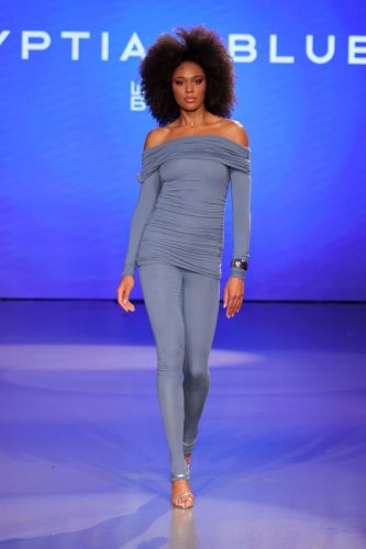 뉴욕 패션위크 SS26에서 데뷔한 이집트 블루
