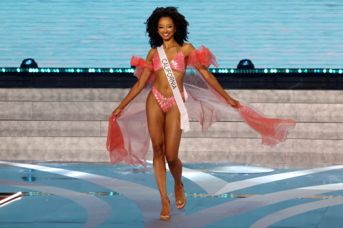 Miss California USA 2023 Tianna Clark