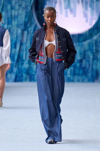 019 runway2x3 Hui ss25