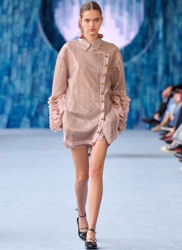 022 runway2x3 Hui ss25