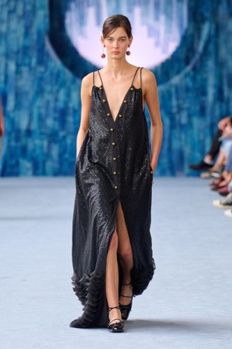 033 runway2x3 Hui ss25