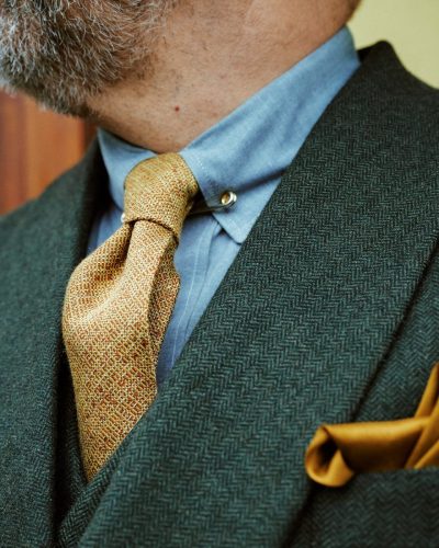 forest-green-double-breasted-suit-with-light-blue-shirt-3