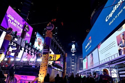 Jennifer Lopez Epic Times Square Performance At Dick Clark’s New Year's Rockin’ Eve and Wash Away 2020!