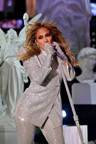Jennifer Lopez Epic Times Square Performance At Dick Clark’s New Year's Rockin’ Eve and Wash Away 2020!