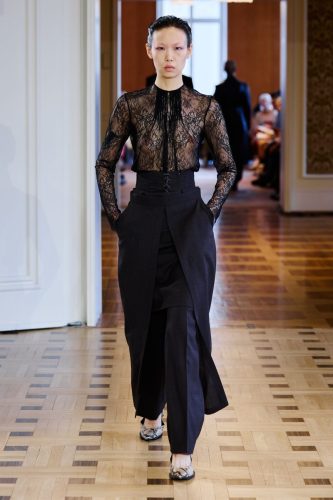 JohnLawrenceSullivan SS27 Runway24 by Finnegan-Koichi-Godenschweger for BFW 2x3