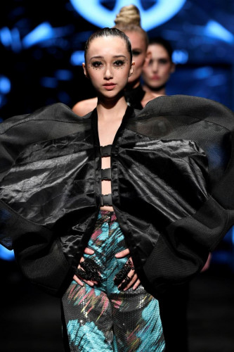 Jonathan Guzman alla Los Angeles Fashion Week Powered By Art Hearts Fashion Autunno/Inverno 2022
