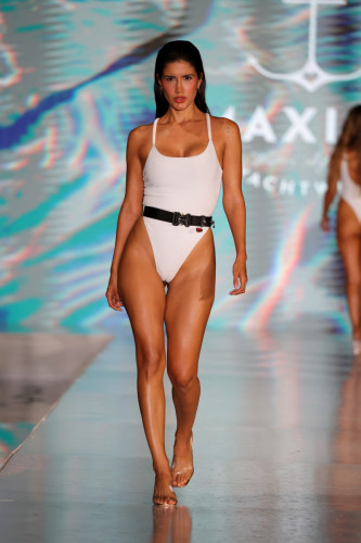 Miami Swim Week - Os Desfiles - 7 de julho - Desfile 3