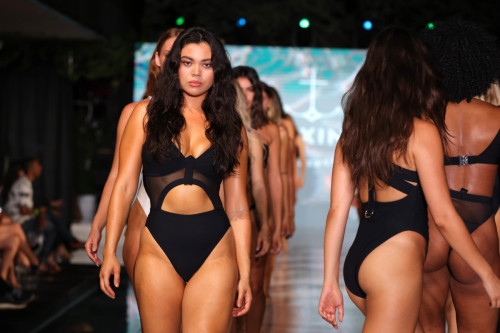 Miami Swim Week - Os Desfiles - 7 de julho - Desfile 3