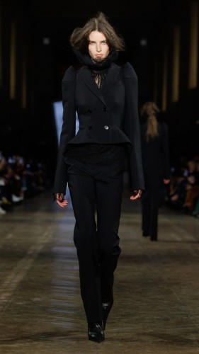 McQueen AW25 Look 02