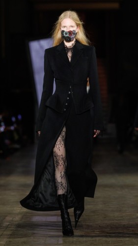McQueen AW25 Look 05