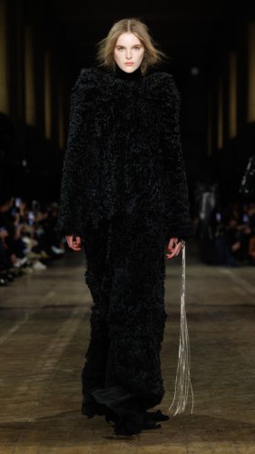 McQueen AW25 Look 09