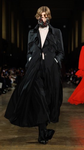 McQueen AW25 Look 32