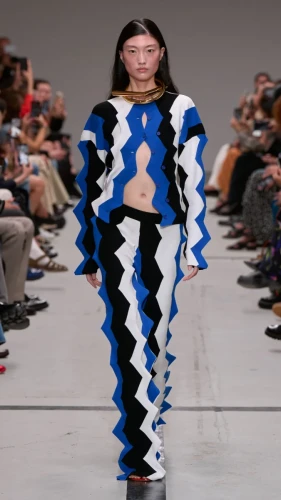 Missoni-SS25-Show-Look-9X16-012