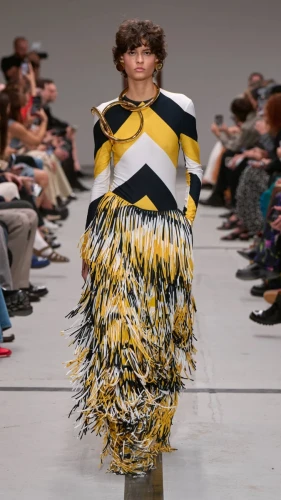Missoni-SS25-Show-Look-9X16-015