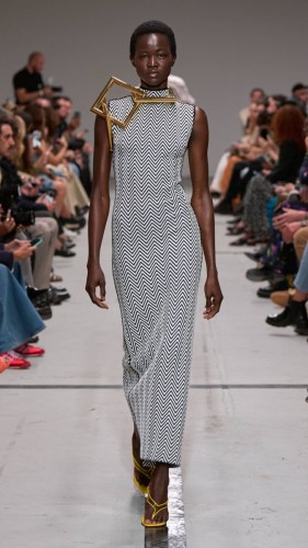 Missoni-SS25-Show-Look-9X16-020