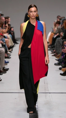 Missoni-SS25-Show-Look-9X16-036