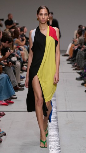 Missoni-SS25-Show-Look-9X16-038