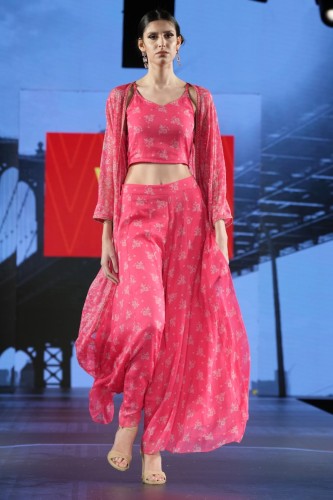 Runway 7 February 2025 - Naeem Khan, Award Presentation, W For Women, Geminihues By Neha Goel, Cause & Effect, Art Of Thread