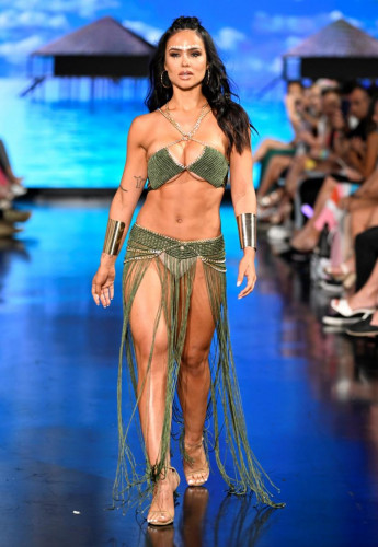 OMG SWIMWEAR 迈阿密泳装周 2022 由 Art Hearts Fashion 倾力打造