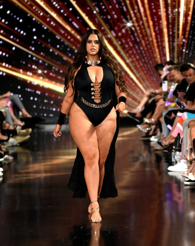 OMG SWIMWEAR 迈阿密泳装周 2022 由 Art Hearts Fashion 倾力打造