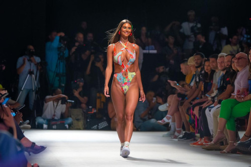 paraiso-oneone-fashion-show-19