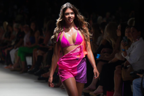 paraiso-oneone-fashion-show-22