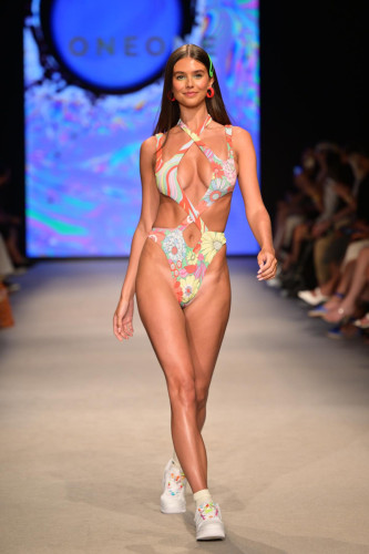 paraiso-oneone-fashion-show-4