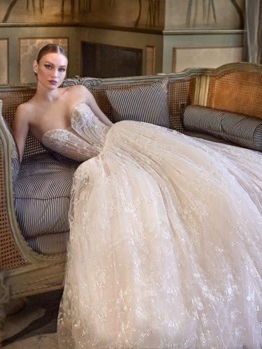 Pronovias Unveils the Privée 2026 Collection